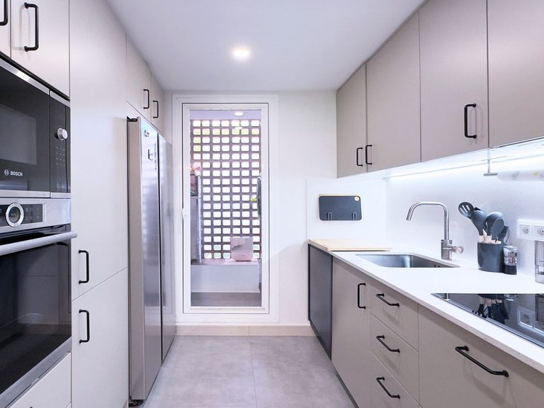 Apartment for Sale in El Paraiso, Malaga 6
