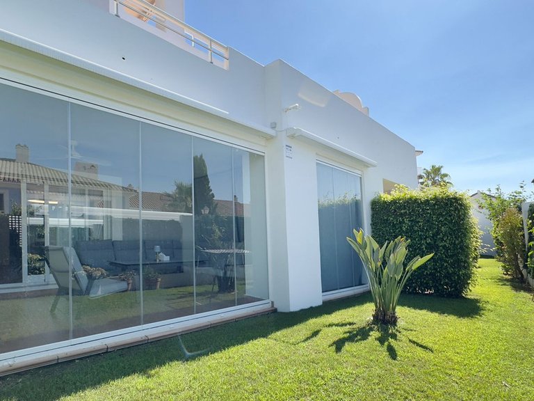 Apartment for Sale in El Paraiso, Malaga 8