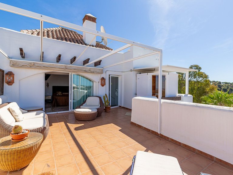 Apartment for Sale in Nueva Andalucía, Malaga 2