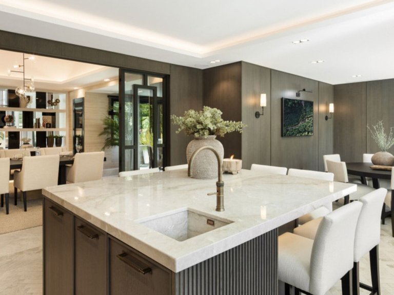 Villa for Sale in Nueva Andalucía, Malaga 11