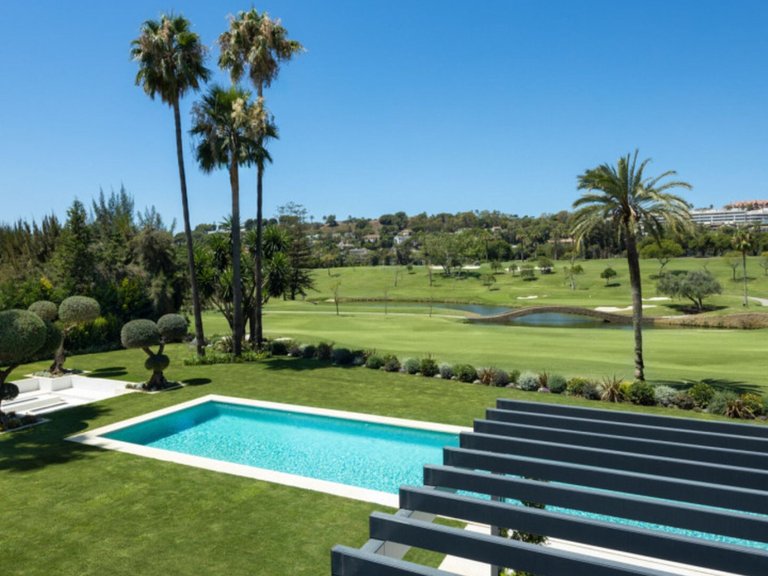 Villa for Sale in Nueva Andalucía, Malaga 16