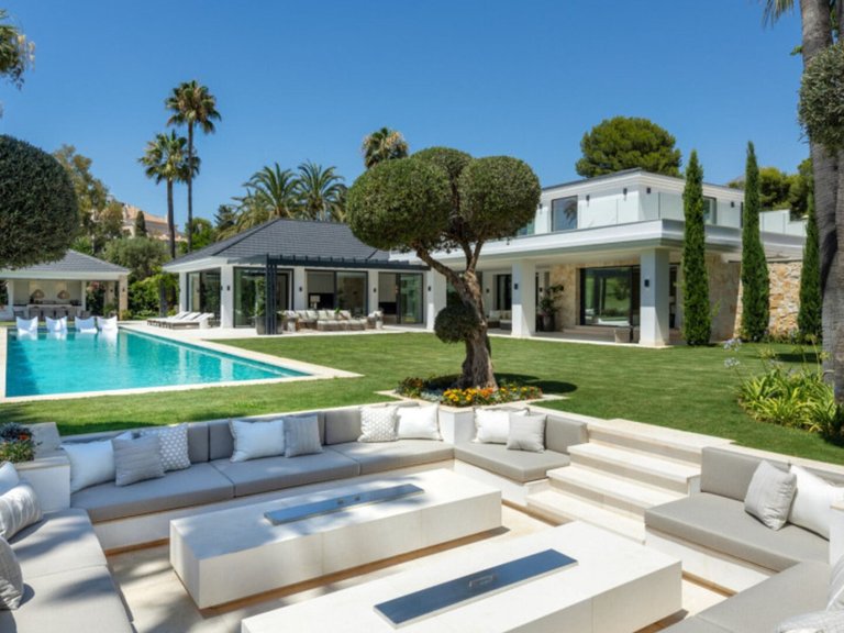 Villa for Sale in Nueva Andalucía, Malaga 6