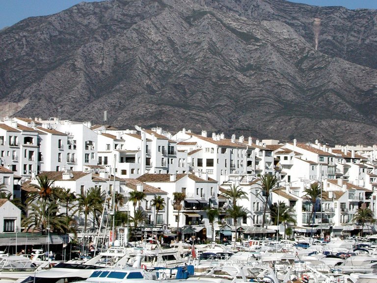 Penthouse for Sale in Nueva Andalucía, Malaga 26
