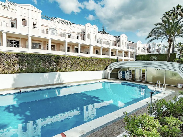 Apartment for Sale in Nueva Andalucía, Malaga 28