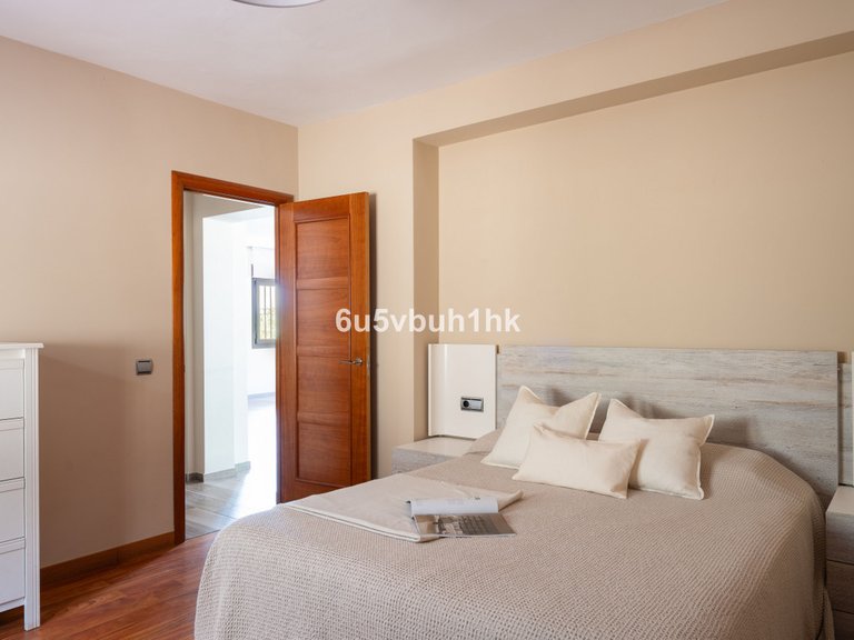 Villa for Sale in Benalmadena, Malaga 10