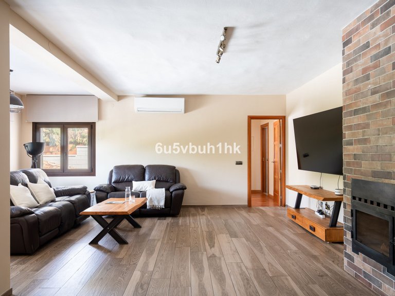 Villa for Sale in Benalmadena, Malaga 2