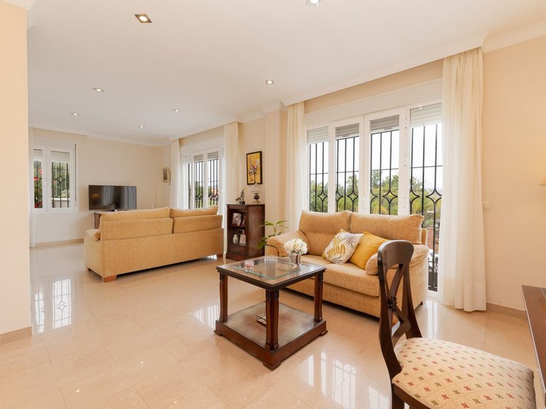 Villa for Sale in Málaga, Malaga 27