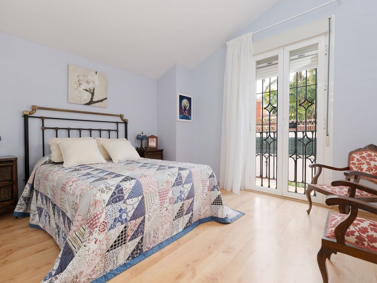 Villa for Sale in Málaga, Malaga 28