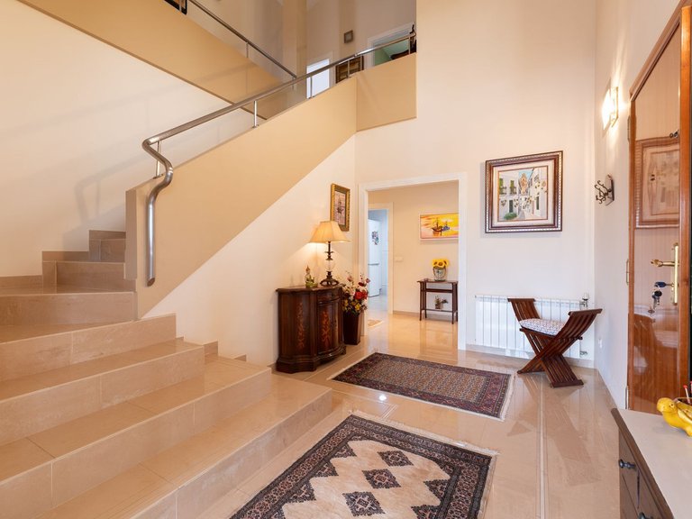 Villa for Sale in Málaga, Malaga 32