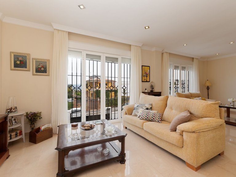 Villa for Sale in Málaga, Malaga 35
