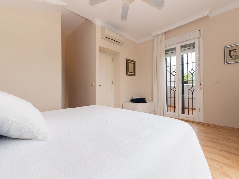 Villa for Sale in Málaga, Malaga 4