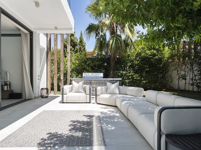 Villa for Sale in Estepona, Malaga 10