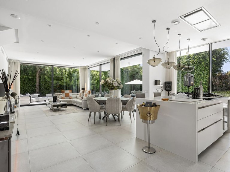 Villa for Sale in Estepona, Malaga 14