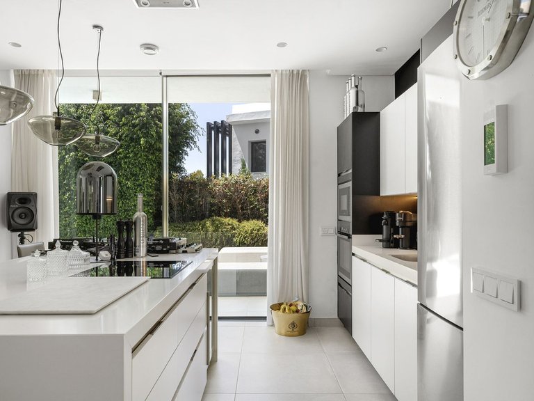 Villa for Sale in Estepona, Malaga 17