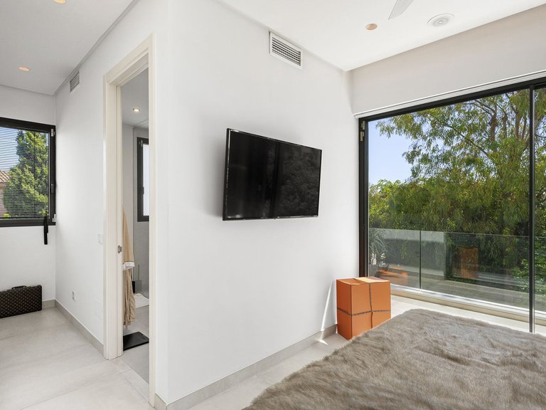 Villa for Sale in Estepona, Malaga 28