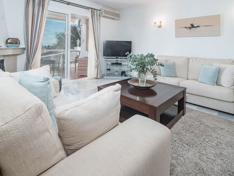 Villa for Sale in Calahonda, Malaga 12