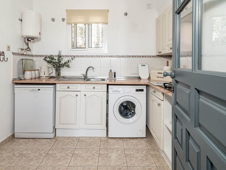 Villa for Sale in Calahonda, Malaga 15