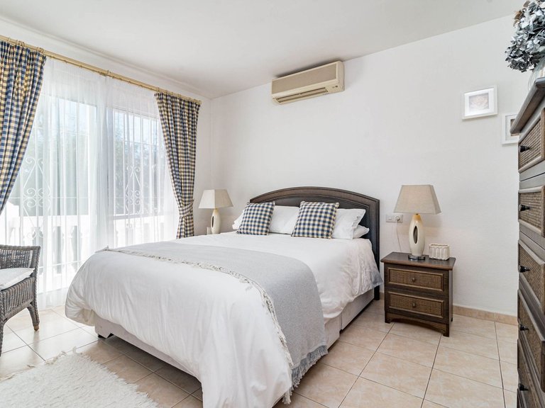 Villa for Sale in Calahonda, Malaga 18