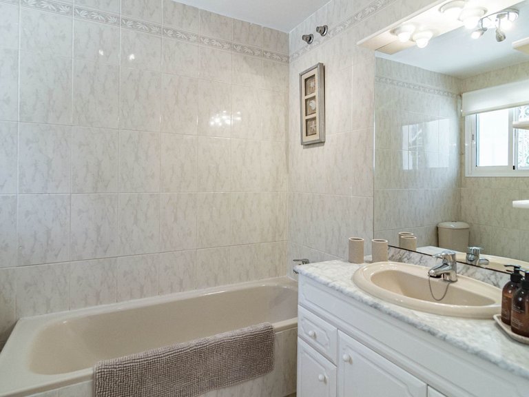 Villa for Sale in Calahonda, Malaga 26
