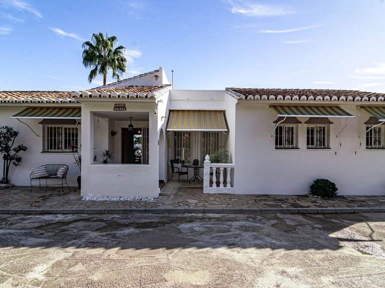 Villa for Sale in Calahonda, Malaga 48