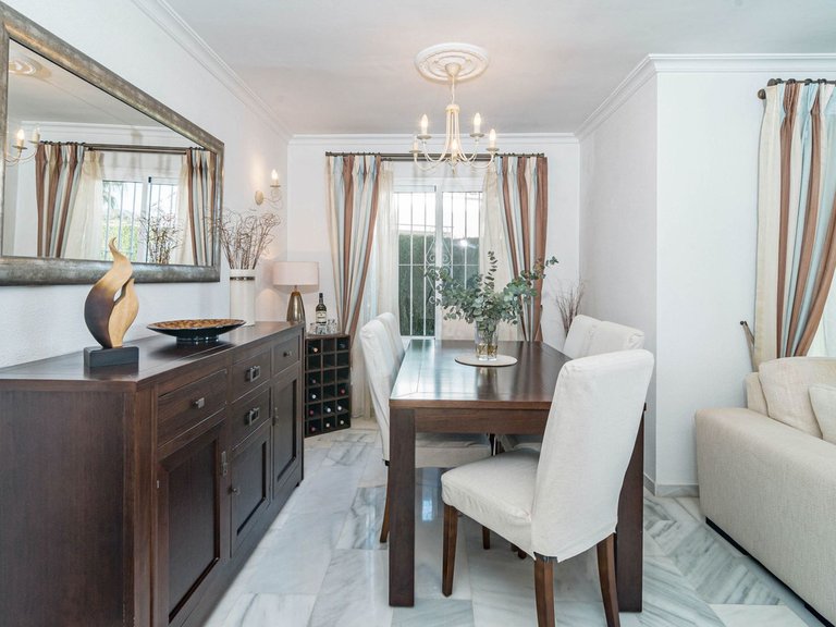 Villa for Sale in Calahonda, Malaga 8