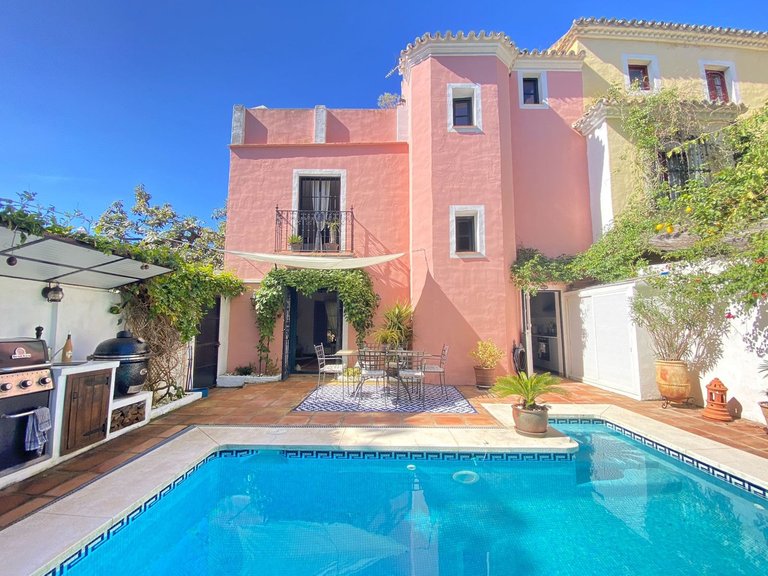 Villa for Sale in Marbella, Malaga 8