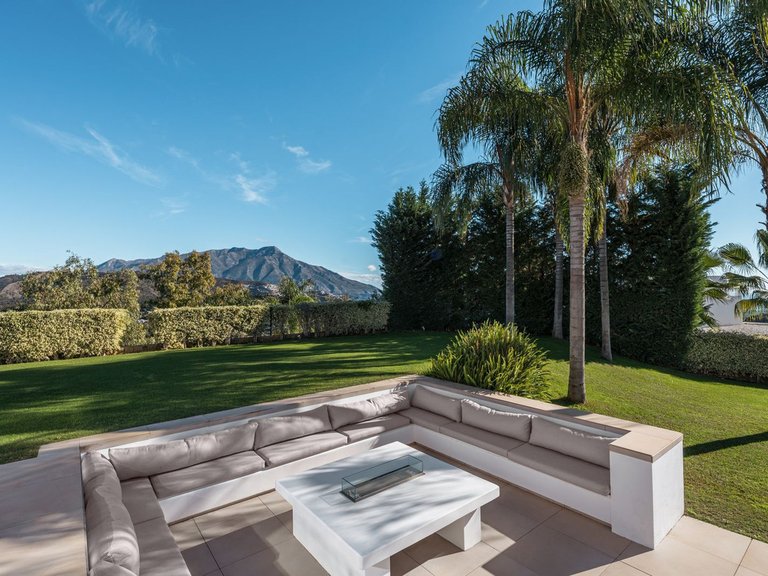Villa for Sale in El Madroñal, Malaga 4