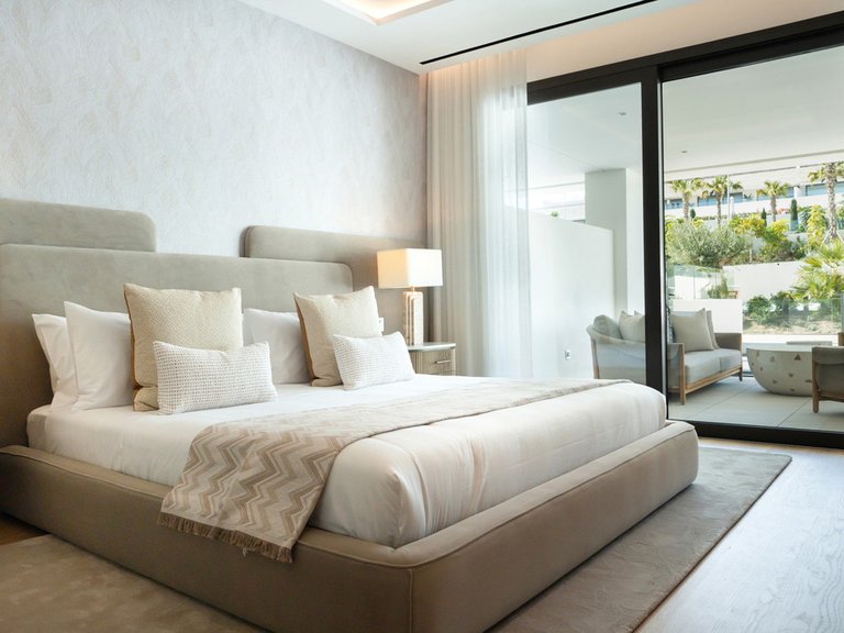 Apartment for Sale in The Golden Mile, Malaga 12