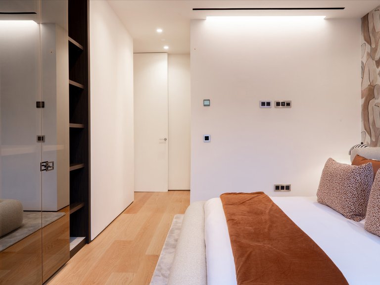 Apartment for Sale in The Golden Mile, Malaga 19