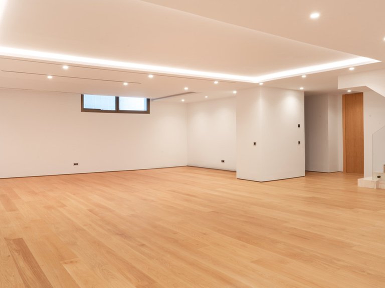 Apartment for Sale in The Golden Mile, Malaga 23