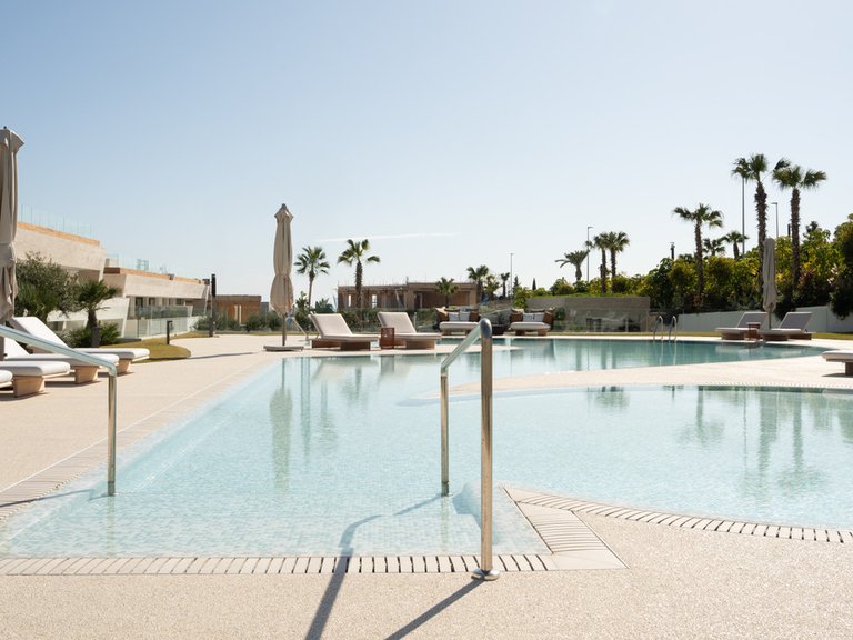 Apartment for Sale in The Golden Mile, Malaga 25