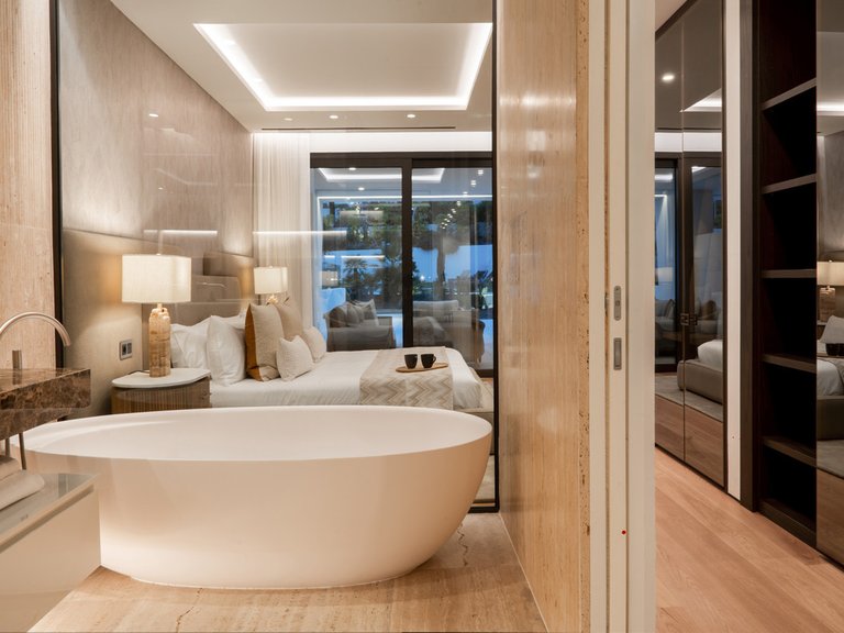 Apartment for Sale in The Golden Mile, Malaga 34