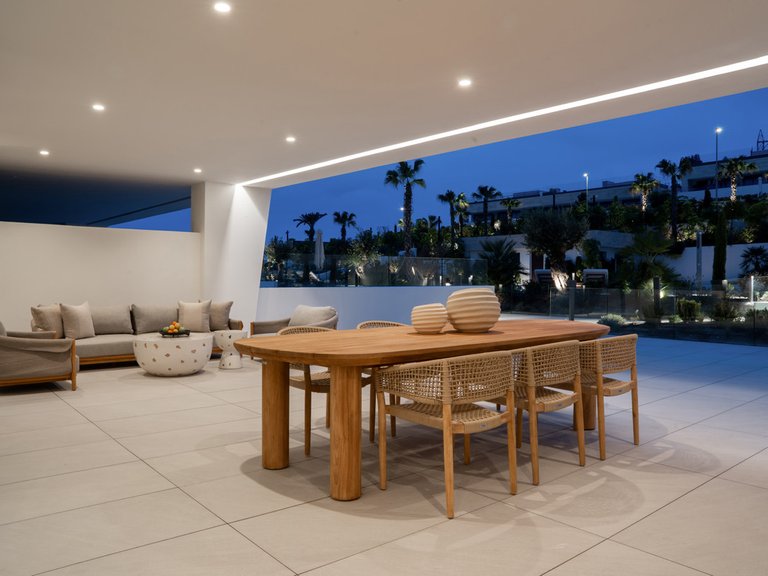 Apartment for Sale in The Golden Mile, Malaga 38