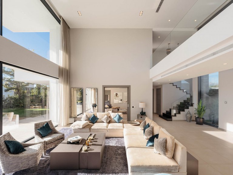 Villa for Sale in El Madroñal, Malaga 11