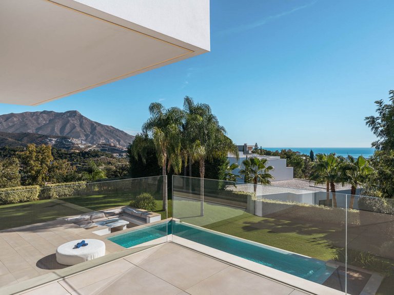 Villa for Sale in El Madroñal, Malaga 18