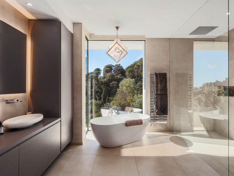 Villa for Sale in El Madroñal, Malaga 19