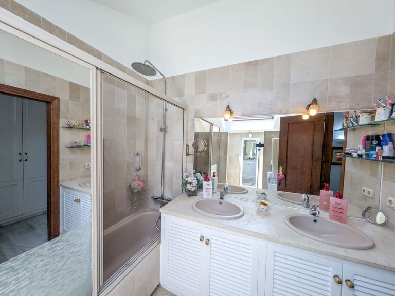 Apartment for Sale in Marbella, Malaga 31