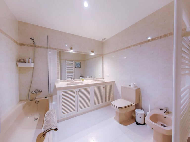 Apartment for Sale in Marbella, Malaga 33