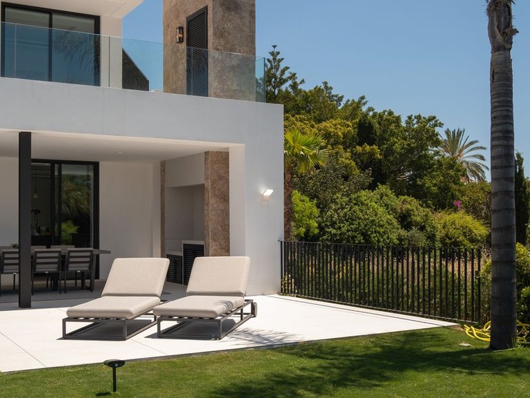 Villa for Sale in Nueva Andalucía, Malaga 14