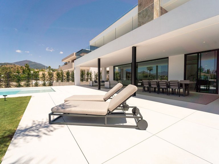 Villa for Sale in Nueva Andalucía, Malaga 15