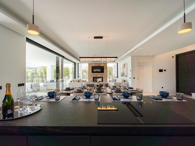 Villa for Sale in Nueva Andalucía, Malaga 25
