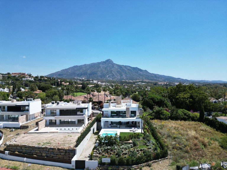 Villa for Sale in Nueva Andalucía, Malaga 27
