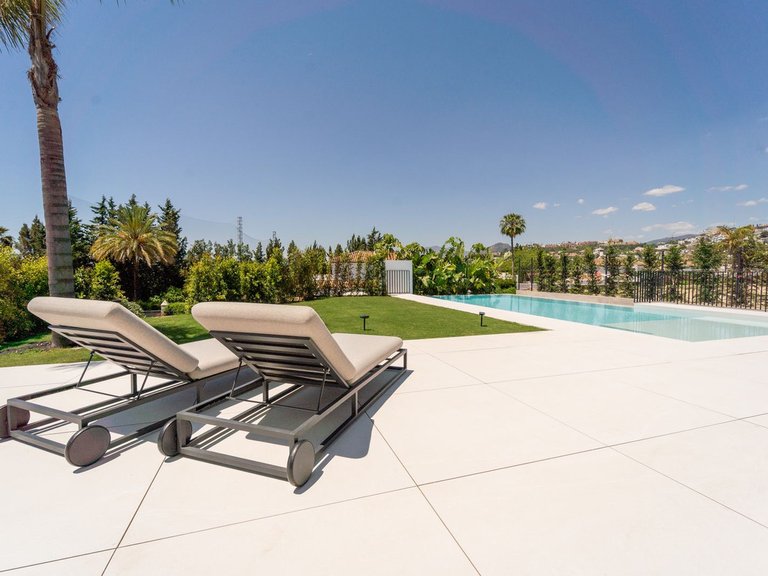 Villa for Sale in Nueva Andalucía, Malaga 3