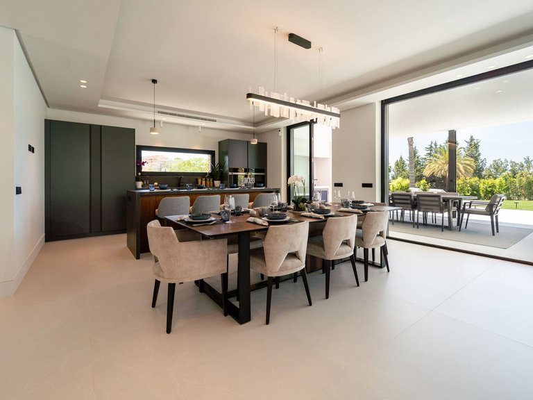 Villa for Sale in Nueva Andalucía, Malaga 30