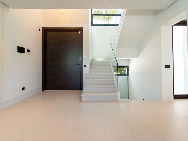 Villa for Sale in Nueva Andalucía, Malaga 31