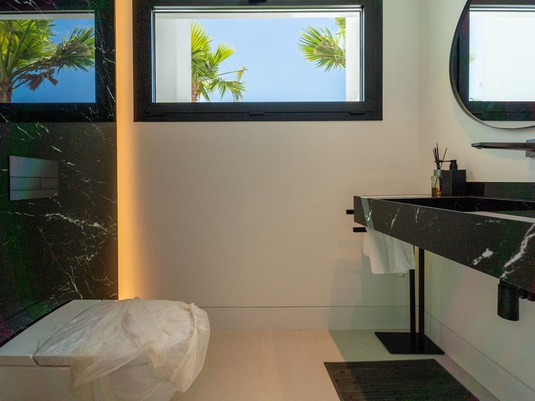 Villa for Sale in Nueva Andalucía, Malaga 34