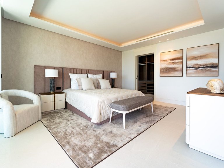 Villa for Sale in Nueva Andalucía, Malaga 35