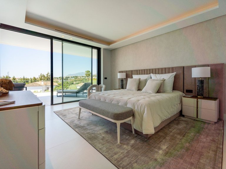 Villa for Sale in Nueva Andalucía, Malaga 36