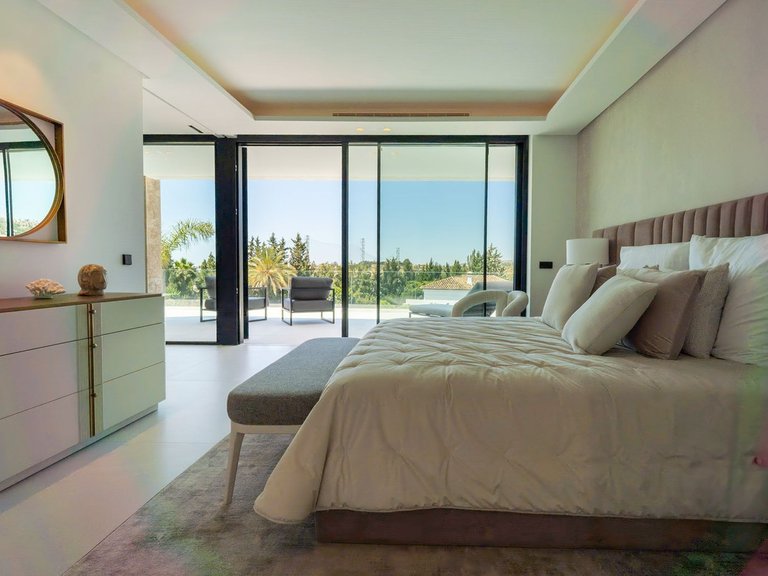 Villa for Sale in Nueva Andalucía, Malaga 37
