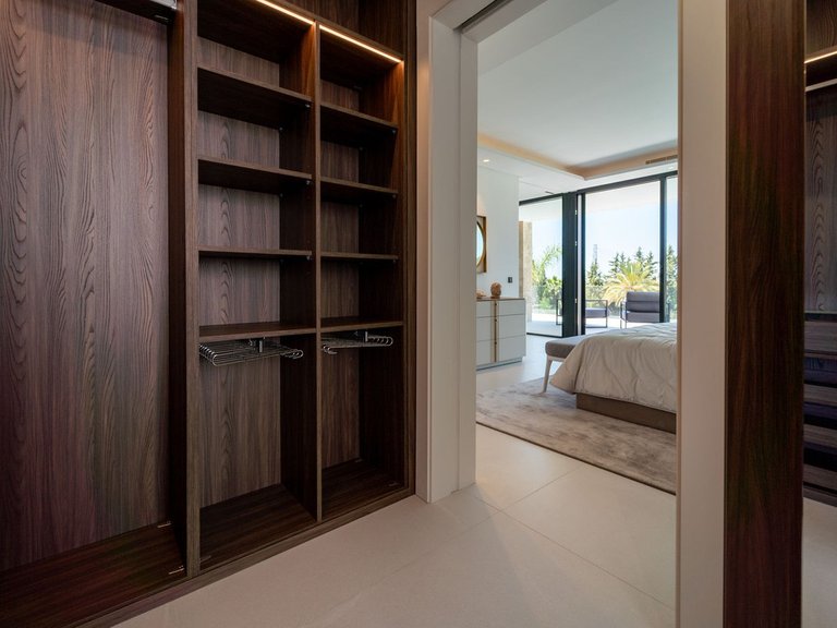 Villa for Sale in Nueva Andalucía, Malaga 39